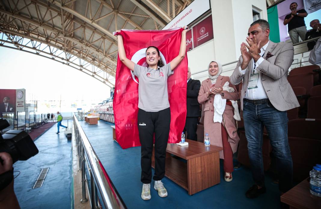 Milli bocceci Eda Sayak'tan altın madalya 10